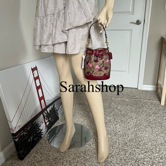 ✅Coach Mini Bucket Bag In Signature Cherry Print Set - Picture 9 of 16